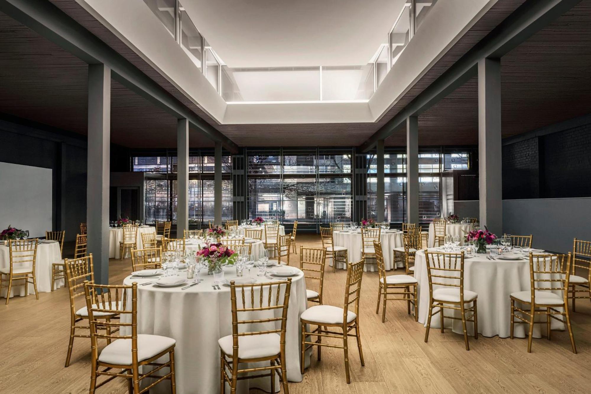 Kimpton Palladian Hotel By Ihg Seattle Exterior photo
