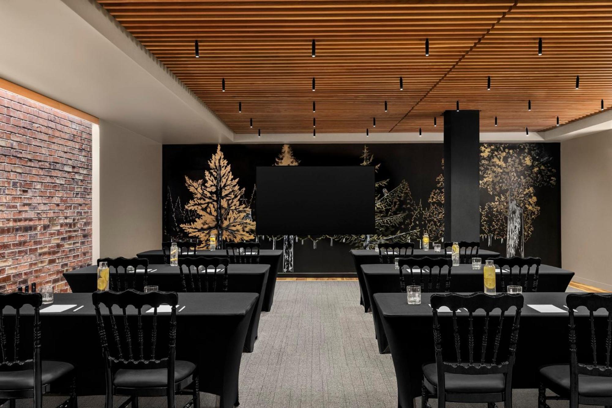 Kimpton Palladian Hotel By Ihg Seattle Exterior photo