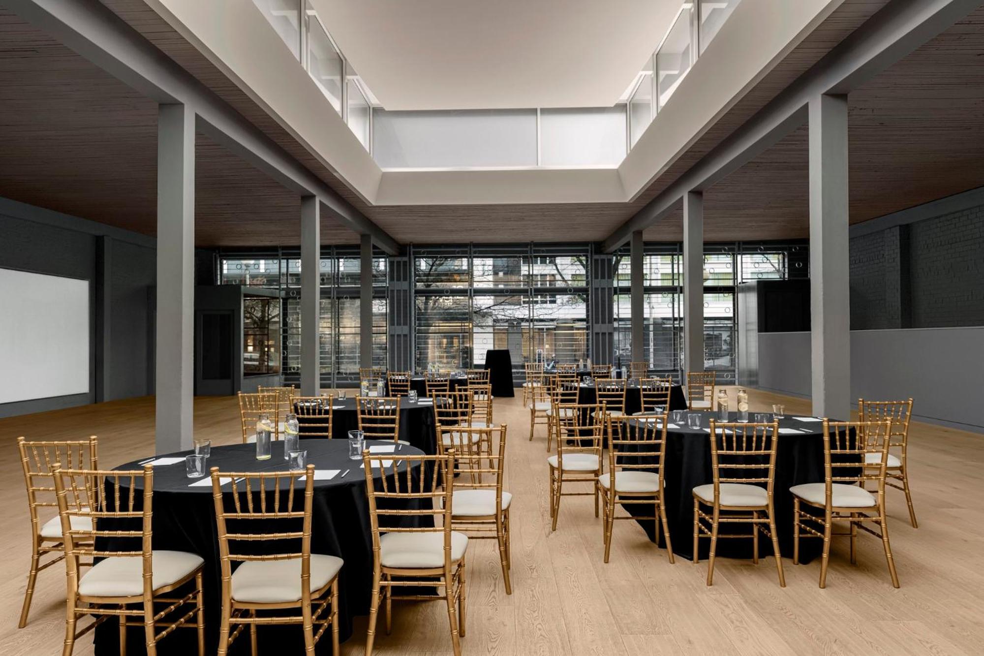 Kimpton Palladian Hotel By Ihg Seattle Exterior photo
