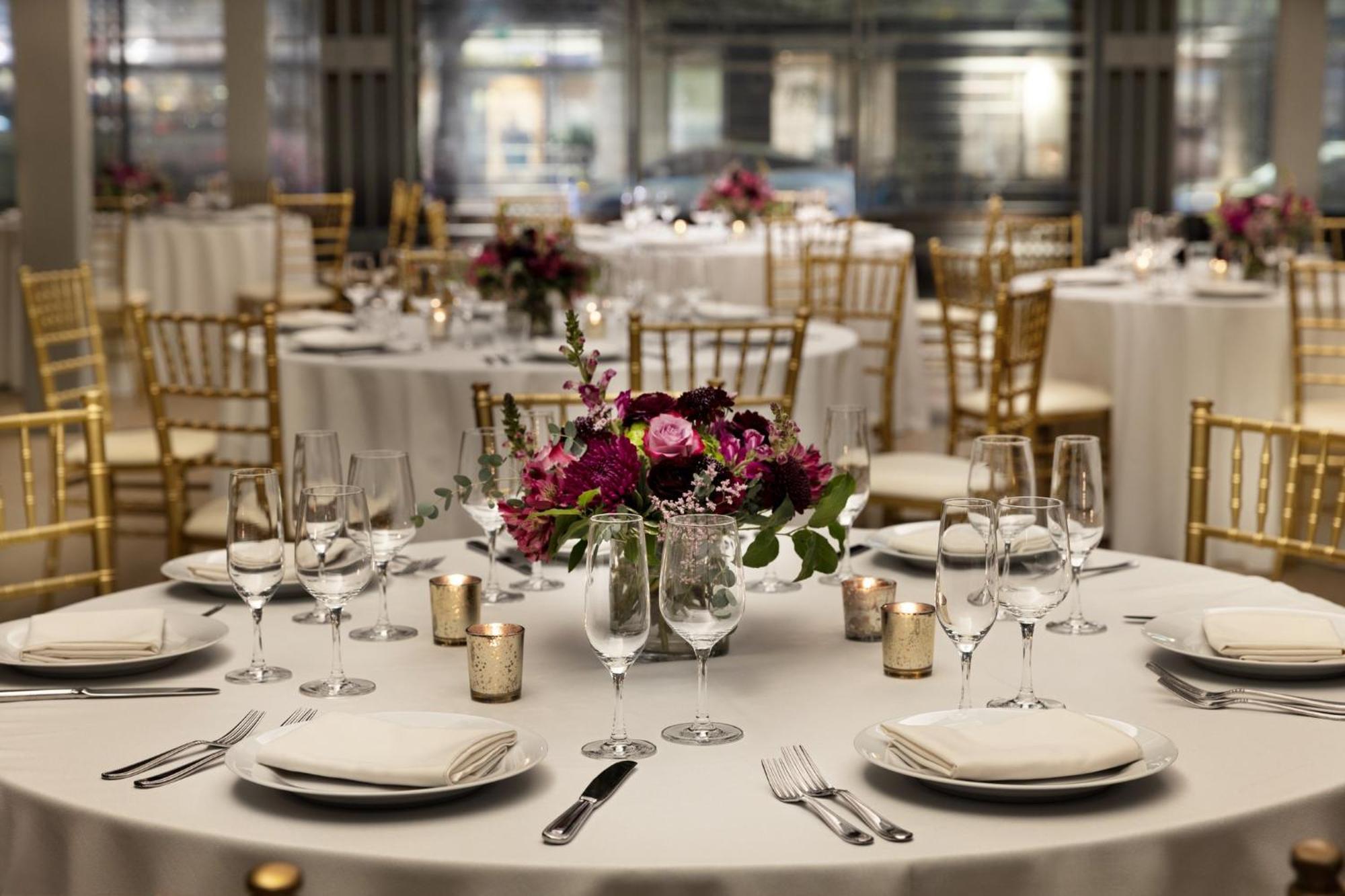 Kimpton Palladian Hotel By Ihg Seattle Exterior photo