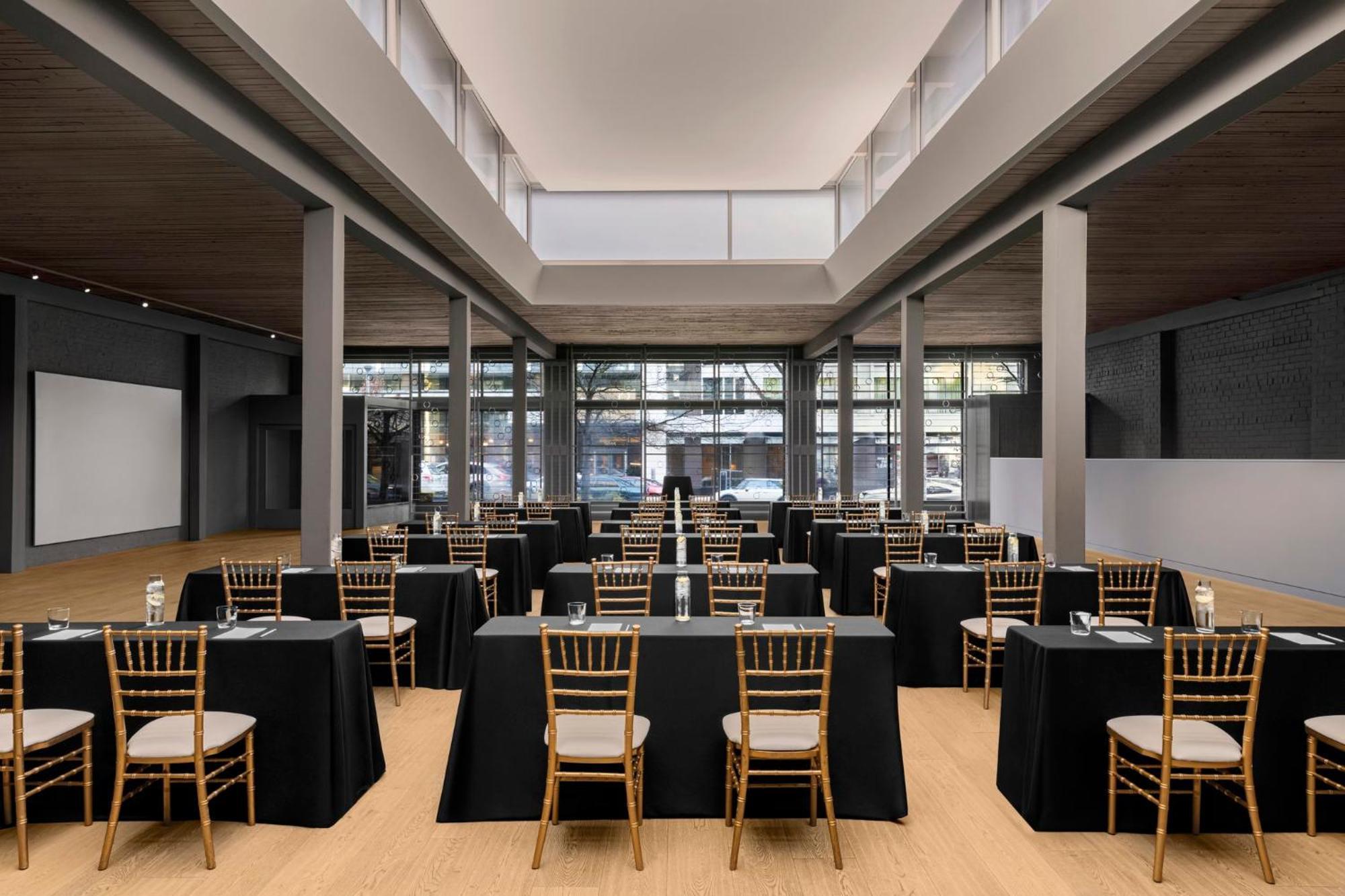 Kimpton Palladian Hotel By Ihg Seattle Exterior photo